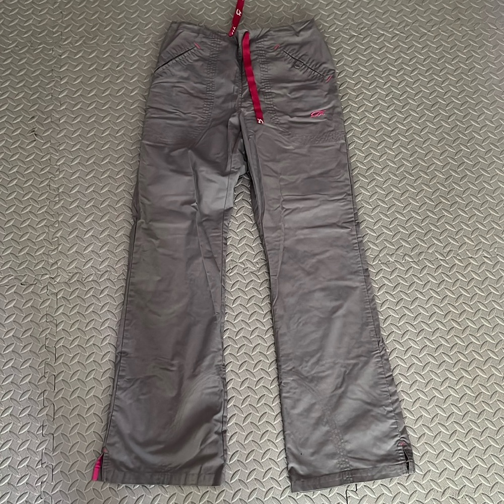 Iguana Med Grey Scrub Pants